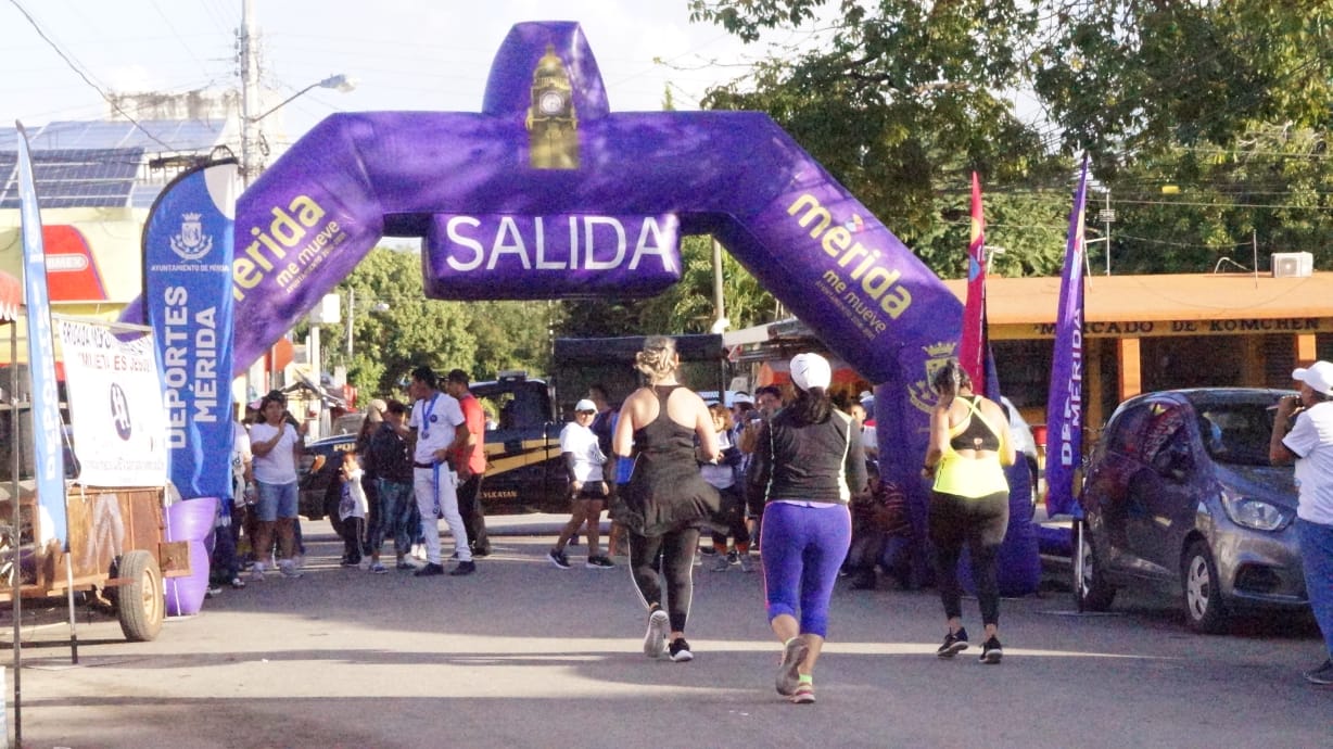 Realizan con éxito la carrera recreativa y brigada de salud en Komchén