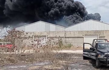 Se incendia bodega de llantas en la Mérida Cancún Noticias de Yucatán