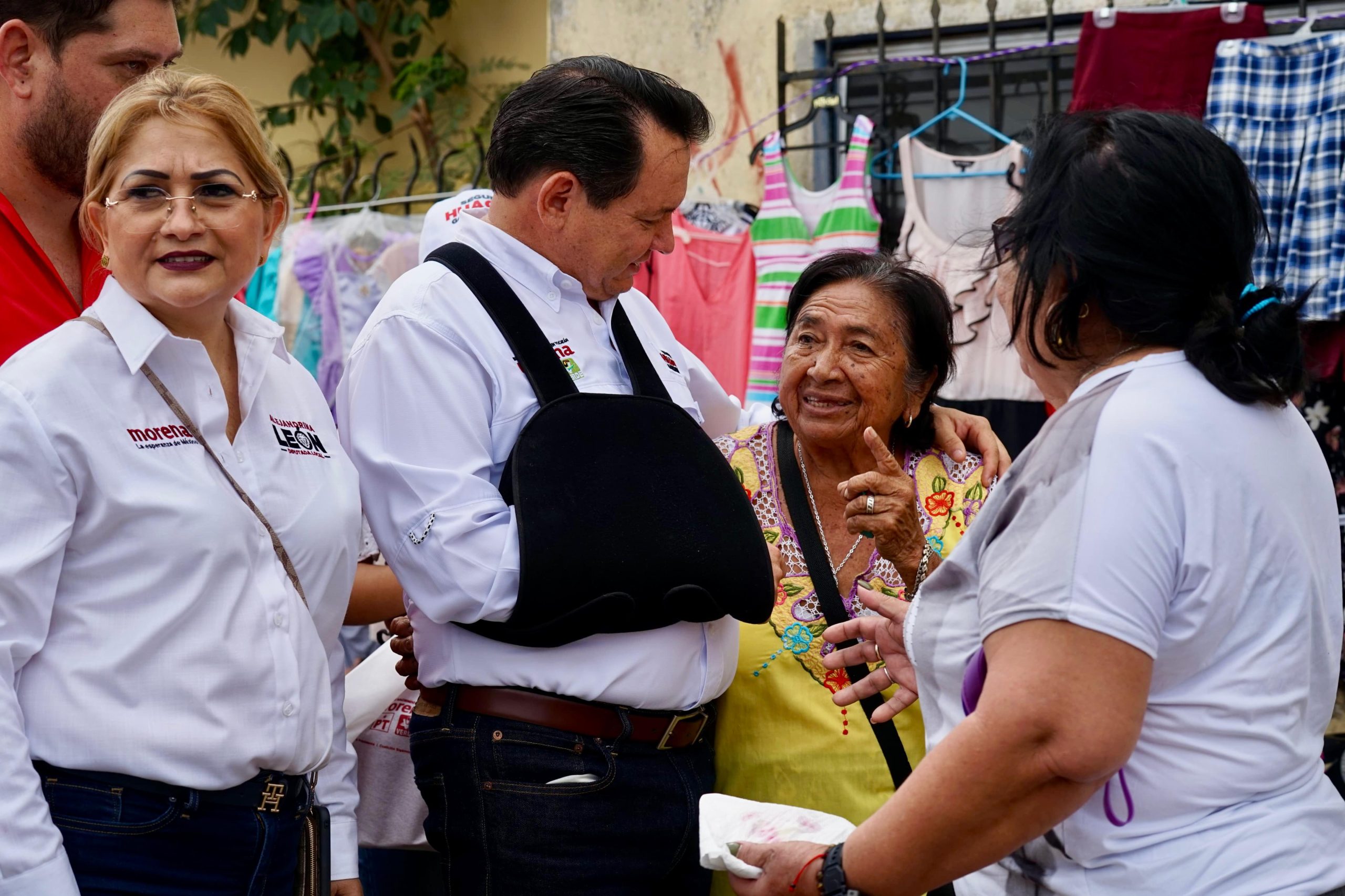 Visita Huacho Díaz Mena la colonia Bojórquez en Mérida Noticias de