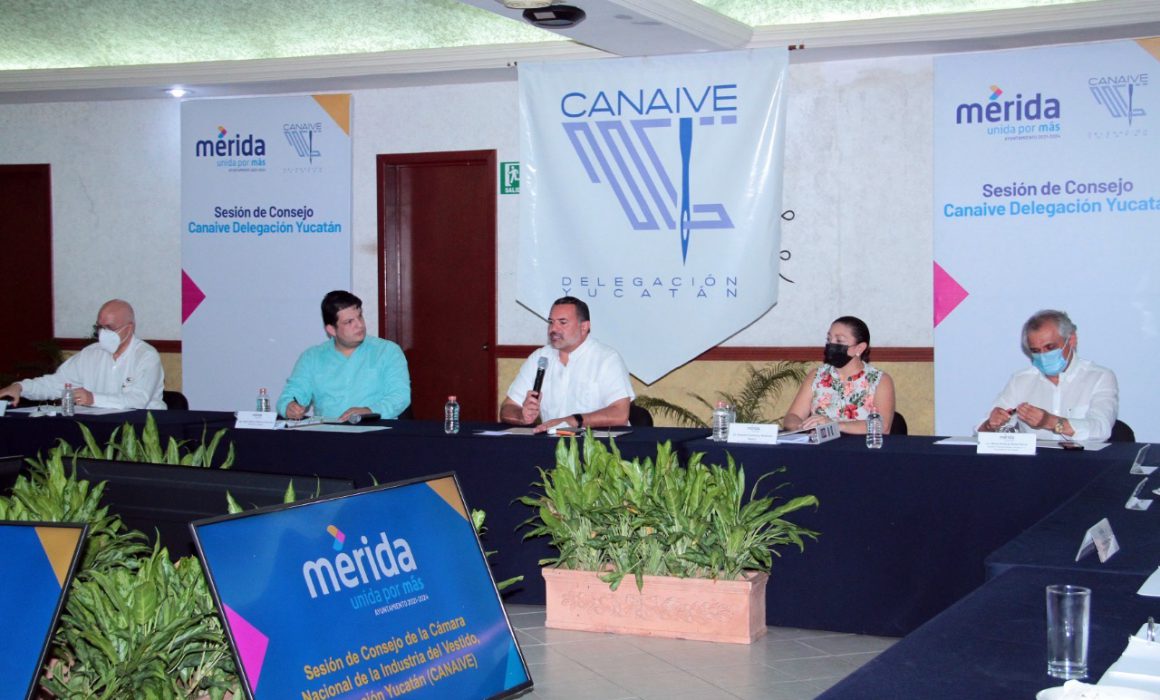 Canaive presenta proyectos al alcalde Renán Barrera - Noticias de Yucatán