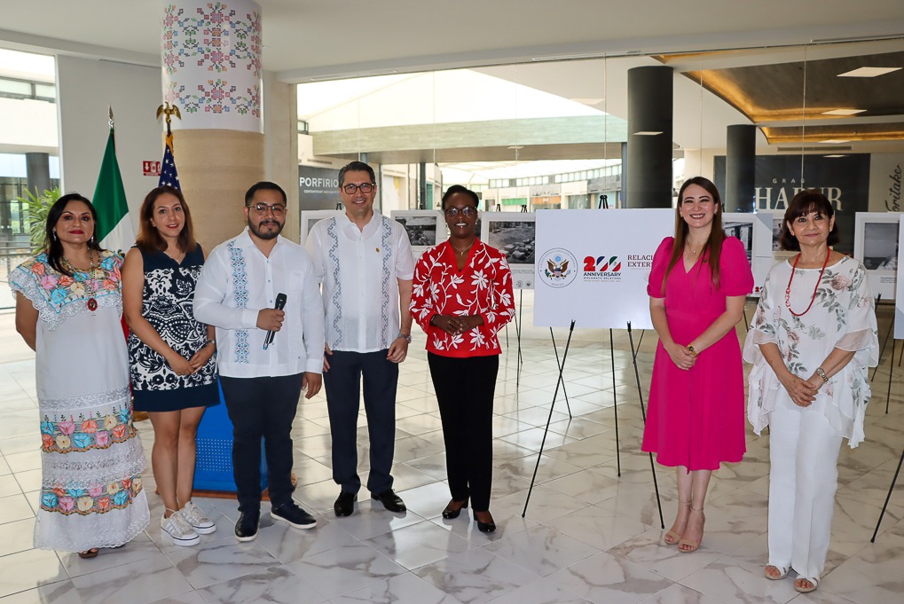 Presentan exposición sobre los 200 años de la relación México-Estado ...