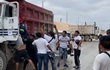 Arrolla volquete del Tren Maya a mototaxista en Playa del Carmen ...