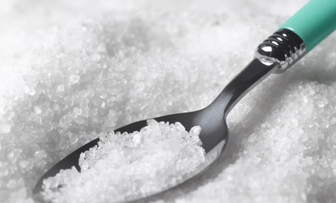 Mexicanos consumen 60% más sal de la recomendada: OMS