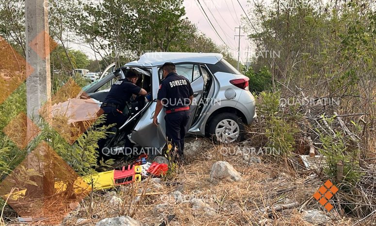 Rescatan a conductor prensado en siniestro sobre periférico de Mérida