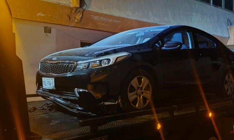 Se pasa el alto de disco y choca en el centro de Mérida
