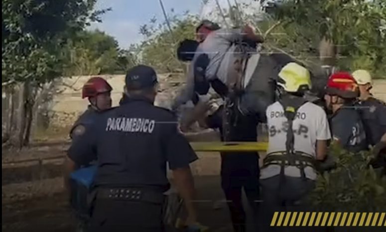 Rescatan a trabajador desmayado en torre de telecomunicaciones