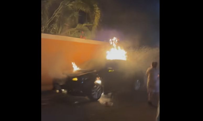Se incendia vehículo en Guadalupe Cholul