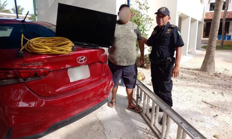 Devuelve objetos al enterarse que eran robados en Chicxulub Puerto