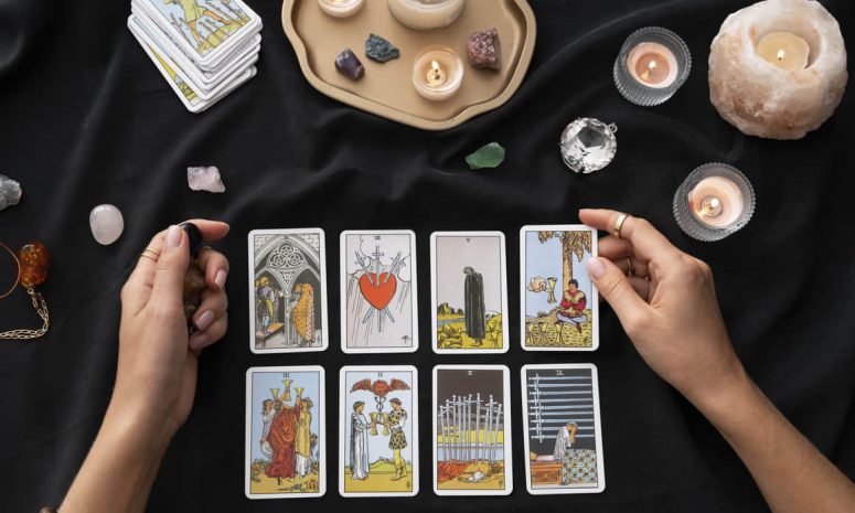 El mundo del tarot: experta aclara mitos y tabúes que lo rodean