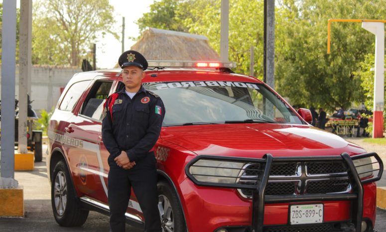 Yucateco se une al combate de incendios forestales en Canadá