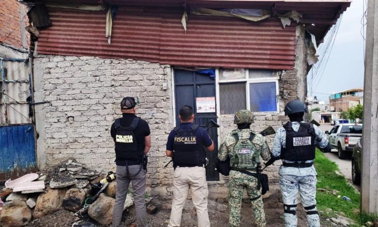 Asegura FGE mil 500 dósis de metanfetaminas en Morelia; 2 detenidos