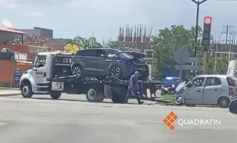 Se pasa el alto y provoca choque en la Avenida Yucatán - Noticias de ...