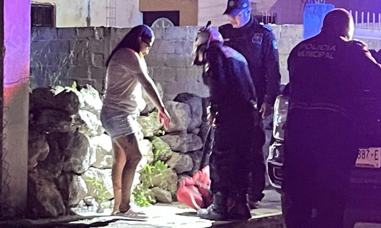 Lesionada por mordedura de perro; salió a pasear a su masctoa